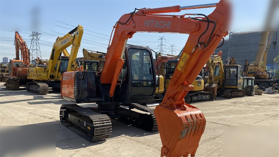 HITACHI ZX70 - Telakaivukone: kuva HITACHI ZX70 - Telakaivukone HITACHI ZX70 - Telakaivukone: kuva HITACHI ZX70 - Telakaivukone