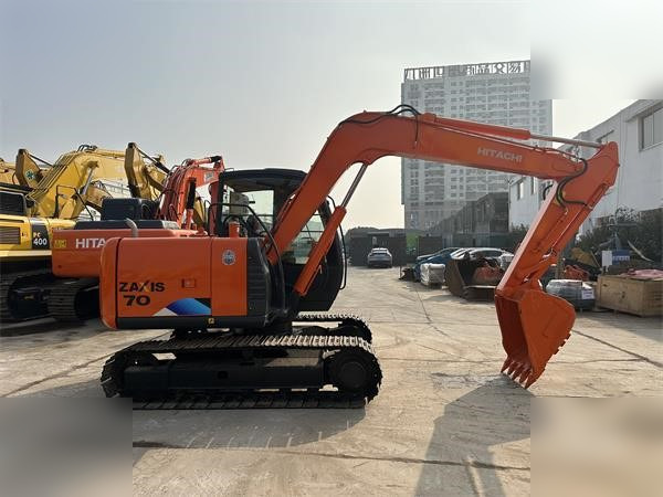 HITACHI ZX70 - Telakaivukone: kuva HITACHI ZX70 - Telakaivukone HITACHI ZX70 - Telakaivukone: kuva HITACHI ZX70 - Telakaivukone