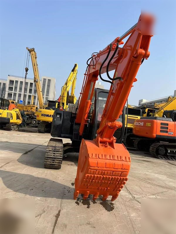 HITACHI ZX70 - Telakaivukone: kuva HITACHI ZX70 - Telakaivukone HITACHI ZX70 - Telakaivukone: kuva HITACHI ZX70 - Telakaivukone