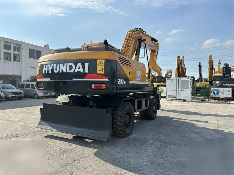 HYUNDAI ROBEX 210W-9 - Pyöräalustainen kaivinkone: kuva HYUNDAI ROBEX 210W-9 - Pyöräalustainen kaivinkone HYUNDAI ROBEX 210W-9 - Pyöräalustainen kaivinkone: kuva HYUNDAI ROBEX 210W-9 - Pyöräalustainen kaivinkone