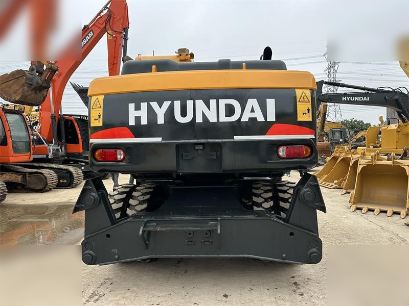 HYUNDAI ROBEX 210W-9 - Pyöräalustainen kaivinkone: kuva HYUNDAI ROBEX 210W-9 - Pyöräalustainen kaivinkone HYUNDAI ROBEX 210W-9 - Pyöräalustainen kaivinkone: kuva HYUNDAI ROBEX 210W-9 - Pyöräalustainen kaivinkone