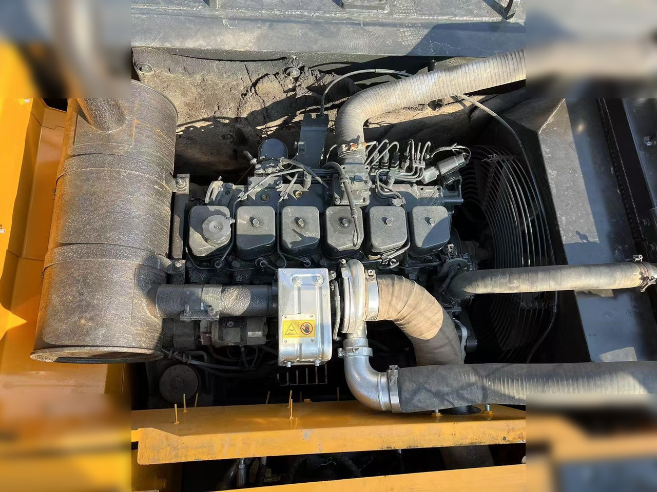 Telakaivukone HYUNDAI ROBEX 220 LC-9S: kuva Telakaivukone HYUNDAI ROBEX 220 LC-9S Telakaivukone HYUNDAI ROBEX 220 LC-9S: kuva Telakaivukone HYUNDAI ROBEX 220 LC-9S