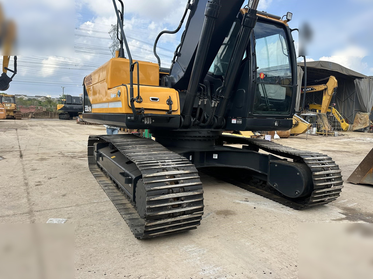 HYUNDAI ROBEX 220 LC-9S - Telakaivukone: kuva HYUNDAI ROBEX 220 LC-9S - Telakaivukone HYUNDAI ROBEX 220 LC-9S - Telakaivukone: kuva HYUNDAI ROBEX 220 LC-9S - Telakaivukone