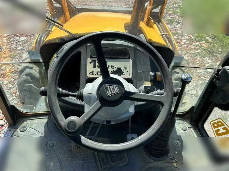 JCB 3CX - Kaivuri-trukki: kuva JCB 3CX - Kaivuri-trukki JCB 3CX - Kaivuri-trukki: kuva JCB 3CX - Kaivuri-trukki