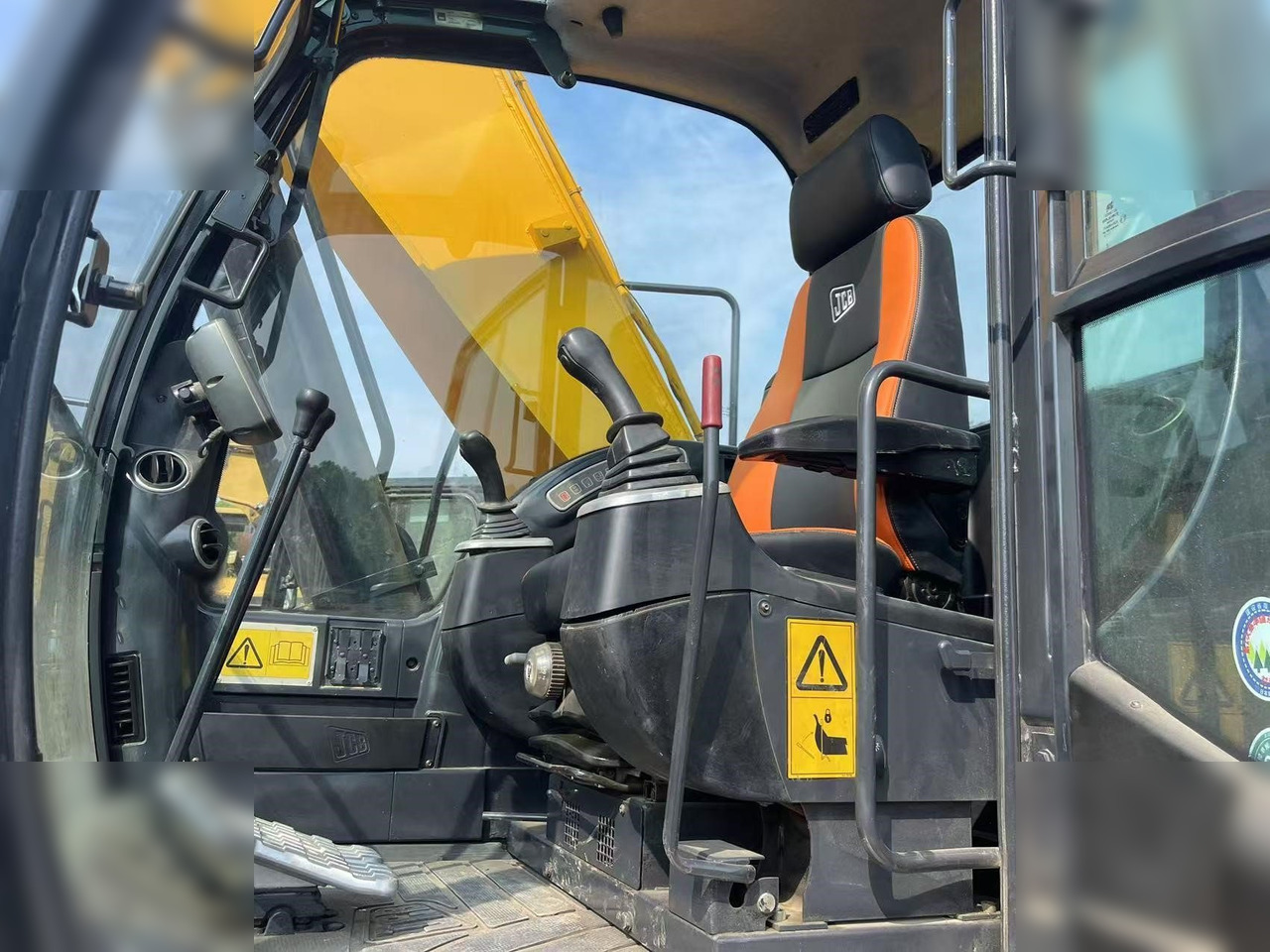 JCB JS220 LC - Telakaivukone: kuva JCB JS220 LC - Telakaivukone JCB JS220 LC - Telakaivukone: kuva JCB JS220 LC - Telakaivukone