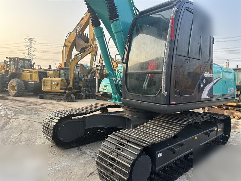 KOBELCO SK200-6E - Telakaivukone: kuva KOBELCO SK200-6E - Telakaivukone KOBELCO SK200-6E - Telakaivukone: kuva KOBELCO SK200-6E - Telakaivukone