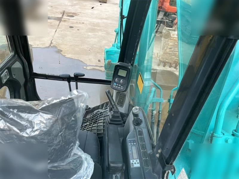 KOBELCO SK200-8 - Telakaivukone: kuva KOBELCO SK200-8 - Telakaivukone KOBELCO SK200-8 - Telakaivukone: kuva KOBELCO SK200-8 - Telakaivukone