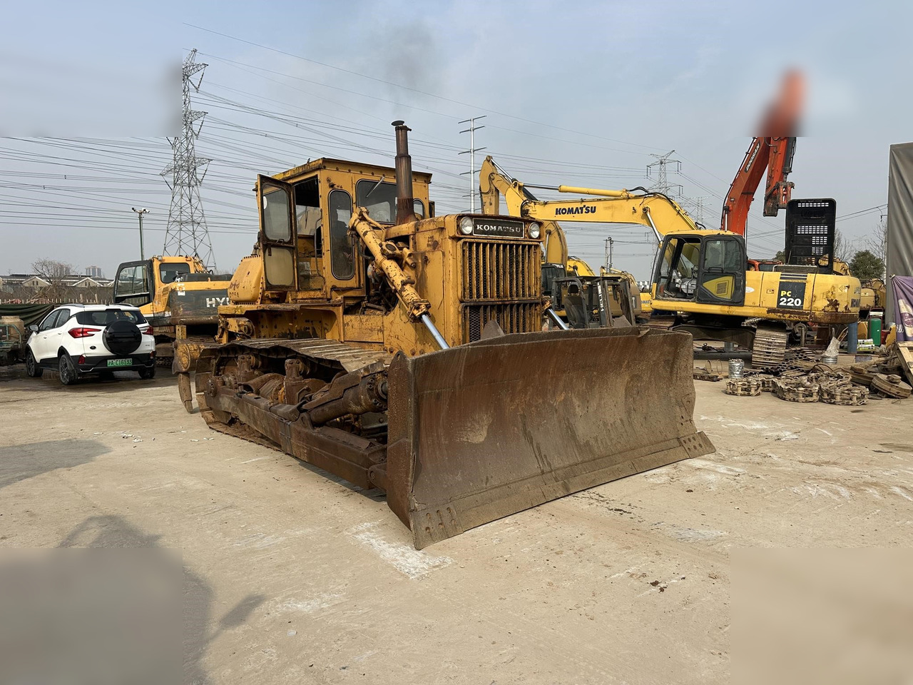 KOMATSU D85-18 - Puskutraktori: kuva KOMATSU D85-18 - Puskutraktori KOMATSU D85-18 - Puskutraktori: kuva KOMATSU D85-18 - Puskutraktori