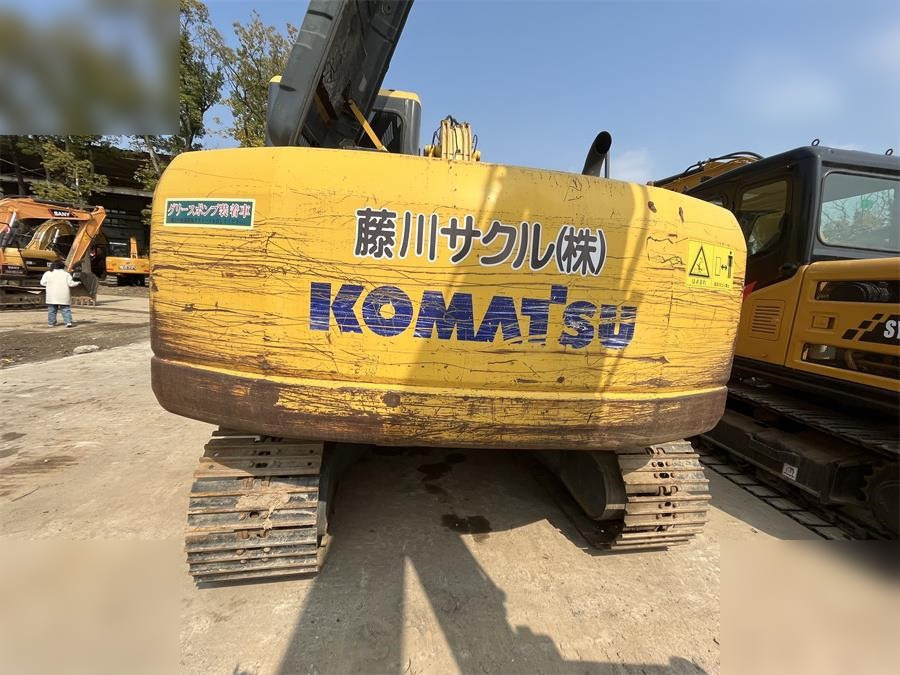 KOMATSU PC130-7 - Telakaivukone: kuva KOMATSU PC130-7 - Telakaivukone KOMATSU PC130-7 - Telakaivukone: kuva KOMATSU PC130-7 - Telakaivukone