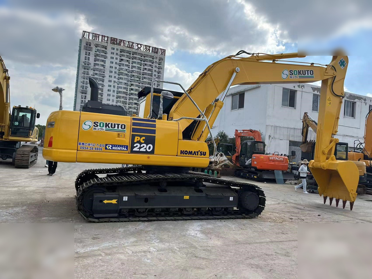 KOMATSU PC220-8 - Telakaivukone: kuva KOMATSU PC220-8 - Telakaivukone KOMATSU PC220-8 - Telakaivukone: kuva KOMATSU PC220-8 - Telakaivukone