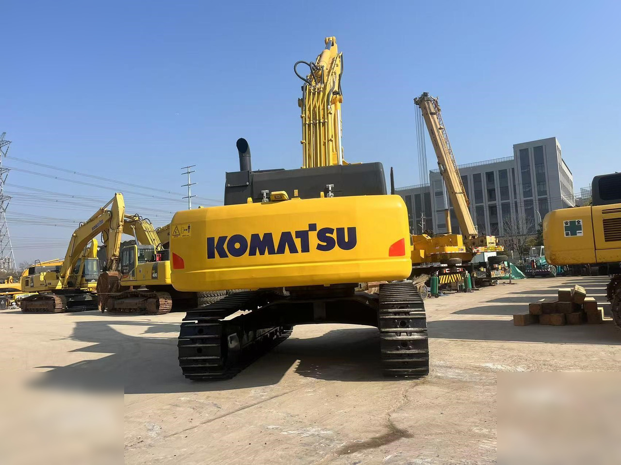 KOMATSU PC400-8R - Telakaivukone: kuva KOMATSU PC400-8R - Telakaivukone KOMATSU PC400-8R - Telakaivukone: kuva KOMATSU PC400-8R - Telakaivukone