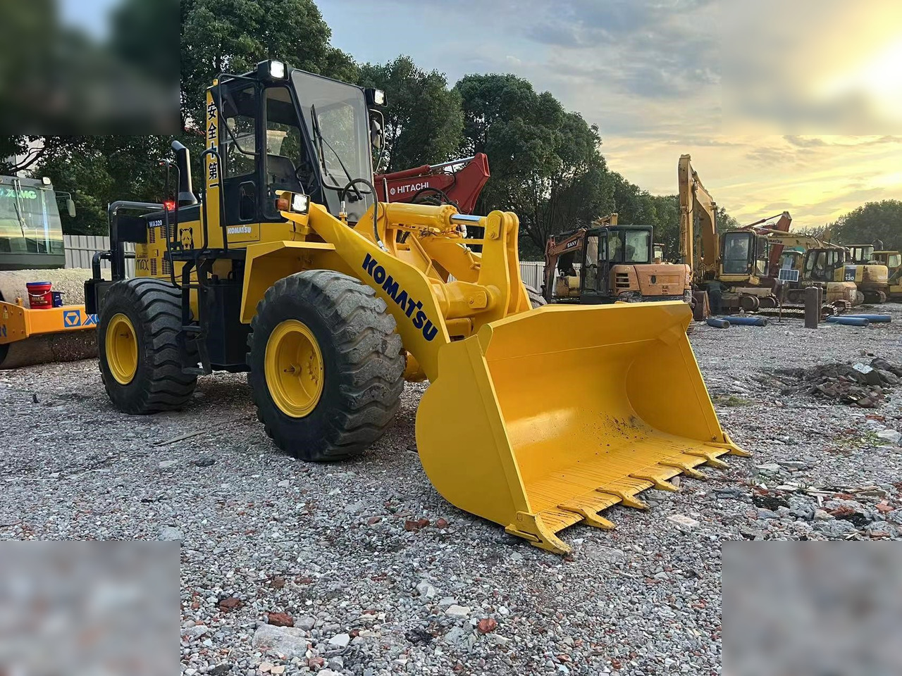 KOMATSU WA320-3 - Pyöräkuormaaja: kuva KOMATSU WA320-3 - Pyöräkuormaaja KOMATSU WA320-3 - Pyöräkuormaaja: kuva KOMATSU WA320-3 - Pyöräkuormaaja