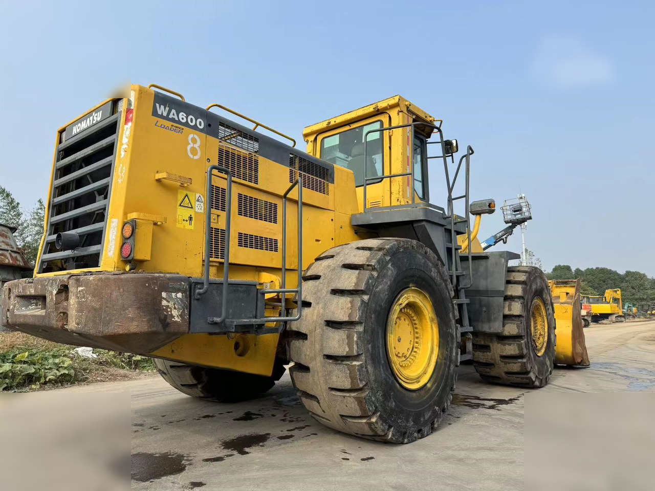 KOMATSU WA600-3 - Pyöräkuormaaja: kuva KOMATSU WA600-3 - Pyöräkuormaaja KOMATSU WA600-3 - Pyöräkuormaaja: kuva KOMATSU WA600-3 - Pyöräkuormaaja