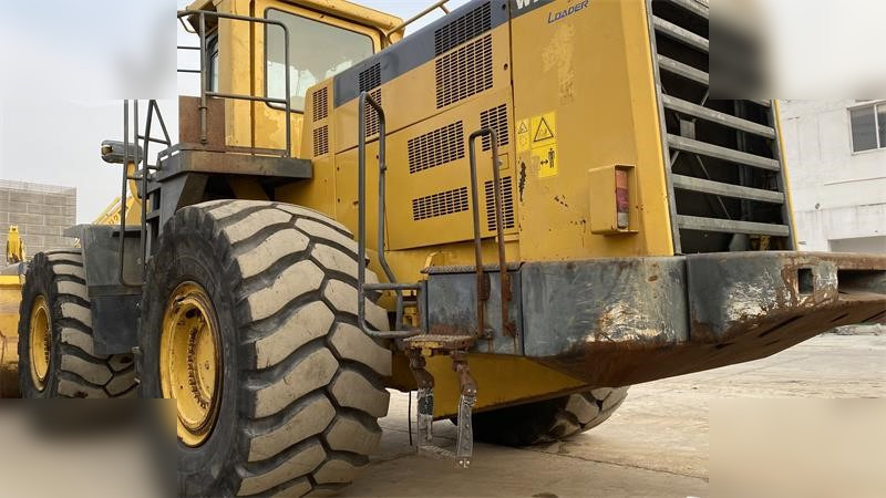 KOMATSU WA600-3 - Pyöräkuormaaja: kuva KOMATSU WA600-3 - Pyöräkuormaaja KOMATSU WA600-3 - Pyöräkuormaaja: kuva KOMATSU WA600-3 - Pyöräkuormaaja