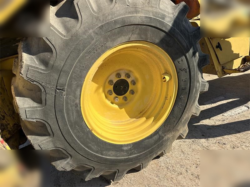 NEW HOLLAND LB95B-4PT - Kaivuri-trukki: kuva NEW HOLLAND LB95B-4PT - Kaivuri-trukki NEW HOLLAND LB95B-4PT - Kaivuri-trukki: kuva NEW HOLLAND LB95B-4PT - Kaivuri-trukki