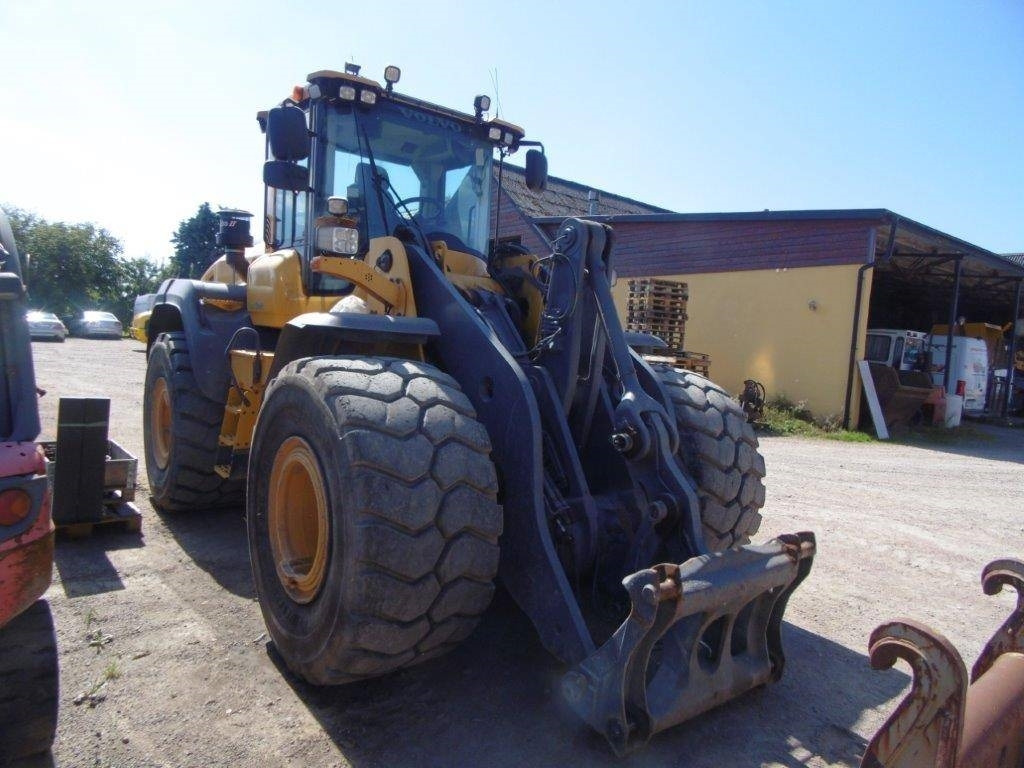 Volvo L110 H med optishift Fullutrustad med CDC-våg-kamr - Pyöräkuormaaja: kuva Volvo L110 H med optishift Fullutrustad med CDC-våg-kamr - Pyöräkuormaaja Volvo L110 H med optishift Fullutrustad med CDC-våg-kamr - Pyöräkuormaaja: kuva Volvo L110 H med optishift Fullutrustad med CDC-våg-kamr - Pyöräkuormaaja