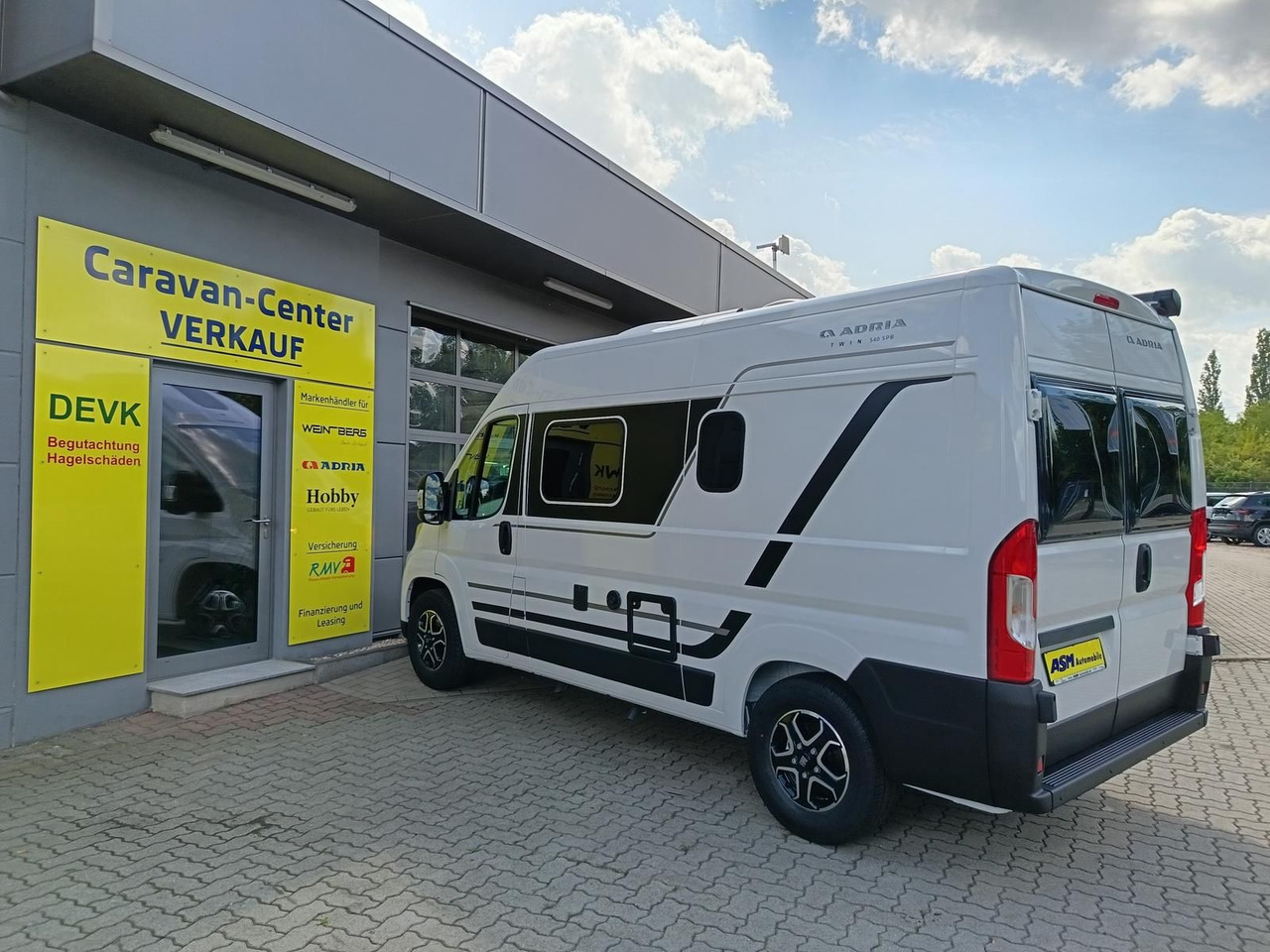 Adria Twin ALL-IN 540 SP*AUTOMATIK*SAFETY*STYLE*SOFORT - Retkeilyauto: kuva Adria Twin ALL-IN 540 SP*AUTOMATIK*SAFETY*STYLE*SOFORT - Retkeilyauto Adria Twin ALL-IN 540 SP*AUTOMATIK*SAFETY*STYLE*SOFORT - Retkeilyauto: kuva Adria Twin ALL-IN 540 SP*AUTOMATIK*SAFETY*STYLE*SOFORT - Retkeilyauto