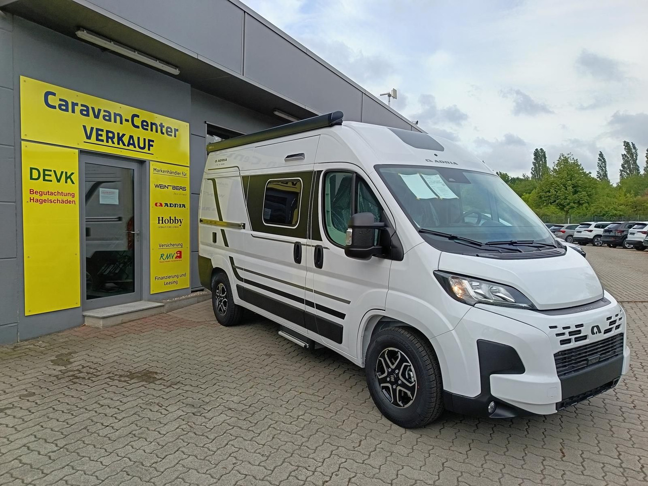 Adria Twin ALL-IN 540 SP*AUTOMATIK*SAFETY*STYLE*SOFORT - Retkeilyauto: kuva Adria Twin ALL-IN 540 SP*AUTOMATIK*SAFETY*STYLE*SOFORT - Retkeilyauto Adria Twin ALL-IN 540 SP*AUTOMATIK*SAFETY*STYLE*SOFORT - Retkeilyauto: kuva Adria Twin ALL-IN 540 SP*AUTOMATIK*SAFETY*STYLE*SOFORT - Retkeilyauto