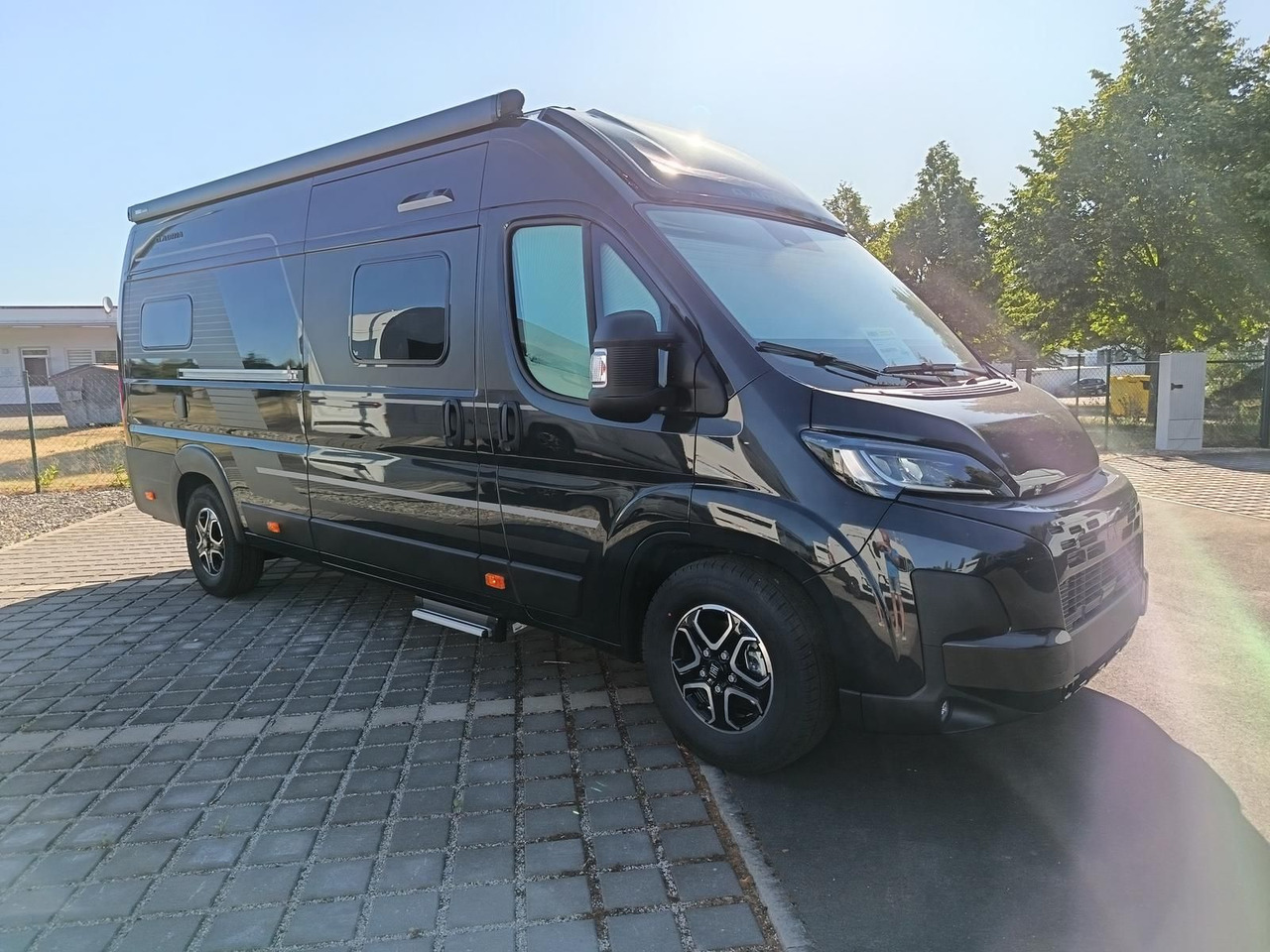 Adria Twin Edition 640 SGX Maxi 132kW*138L KÜHLSCHRANK - Retkeilyauto: kuva Adria Twin Edition 640 SGX Maxi 132kW*138L KÜHLSCHRANK - Retkeilyauto Adria Twin Edition 640 SGX Maxi 132kW*138L KÜHLSCHRANK - Retkeilyauto: kuva Adria Twin Edition 640 SGX Maxi 132kW*138L KÜHLSCHRANK - Retkeilyauto