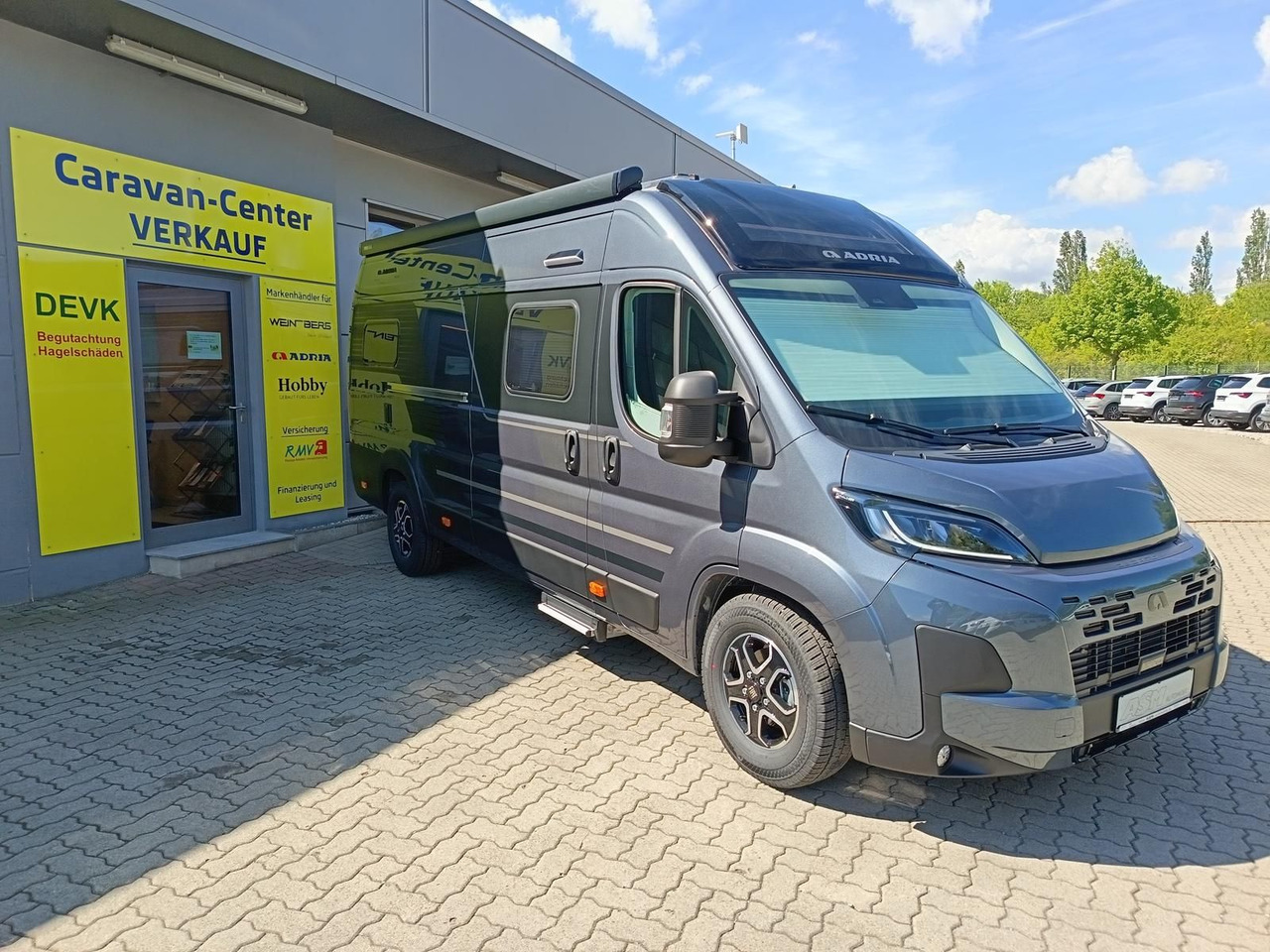 Adria Twin Edition 640 SGX Maxi 132kW*138L KÜHLSCHRANK - Retkeilyauto: kuva Adria Twin Edition 640 SGX Maxi 132kW*138L KÜHLSCHRANK - Retkeilyauto Adria Twin Edition 640 SGX Maxi 132kW*138L KÜHLSCHRANK - Retkeilyauto: kuva Adria Twin Edition 640 SGX Maxi 132kW*138L KÜHLSCHRANK - Retkeilyauto