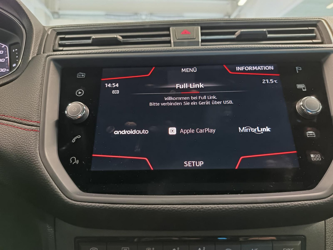 Maasturi/ Katumaasturi Seat Arona 1,5TSI FR*AHK*NAVI*ACC*LED*BEATS*R-KAM*DAB: kuva Maasturi/ Katumaasturi Seat Arona 1,5TSI FR*AHK*NAVI*ACC*LED*BEATS*R-KAM*DAB