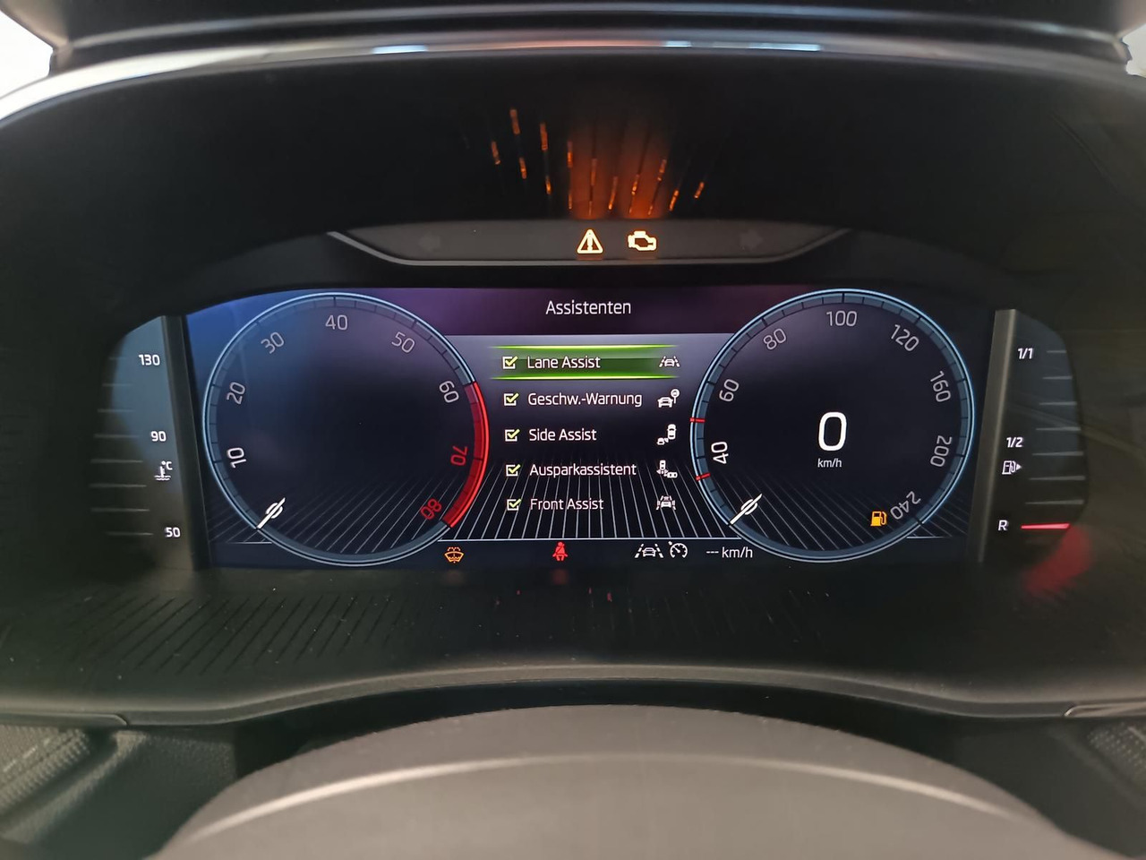 Sedan Skoda Fabia 130 Jahre 1,0 TSI*AHK-VORBER.*5J.GARANTIE*: kuva Sedan Skoda Fabia 130 Jahre 1,0 TSI*AHK-VORBER.*5J.GARANTIE*