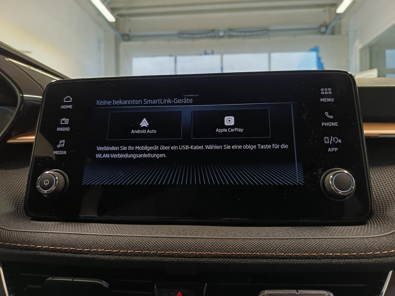 Sedan Skoda Fabia 30 Jahre DSG*VORBER.AHK*LED*R-KAM*TEMP*DAB: kuva Sedan Skoda Fabia 30 Jahre DSG*VORBER.AHK*LED*R-KAM*TEMP*DAB
