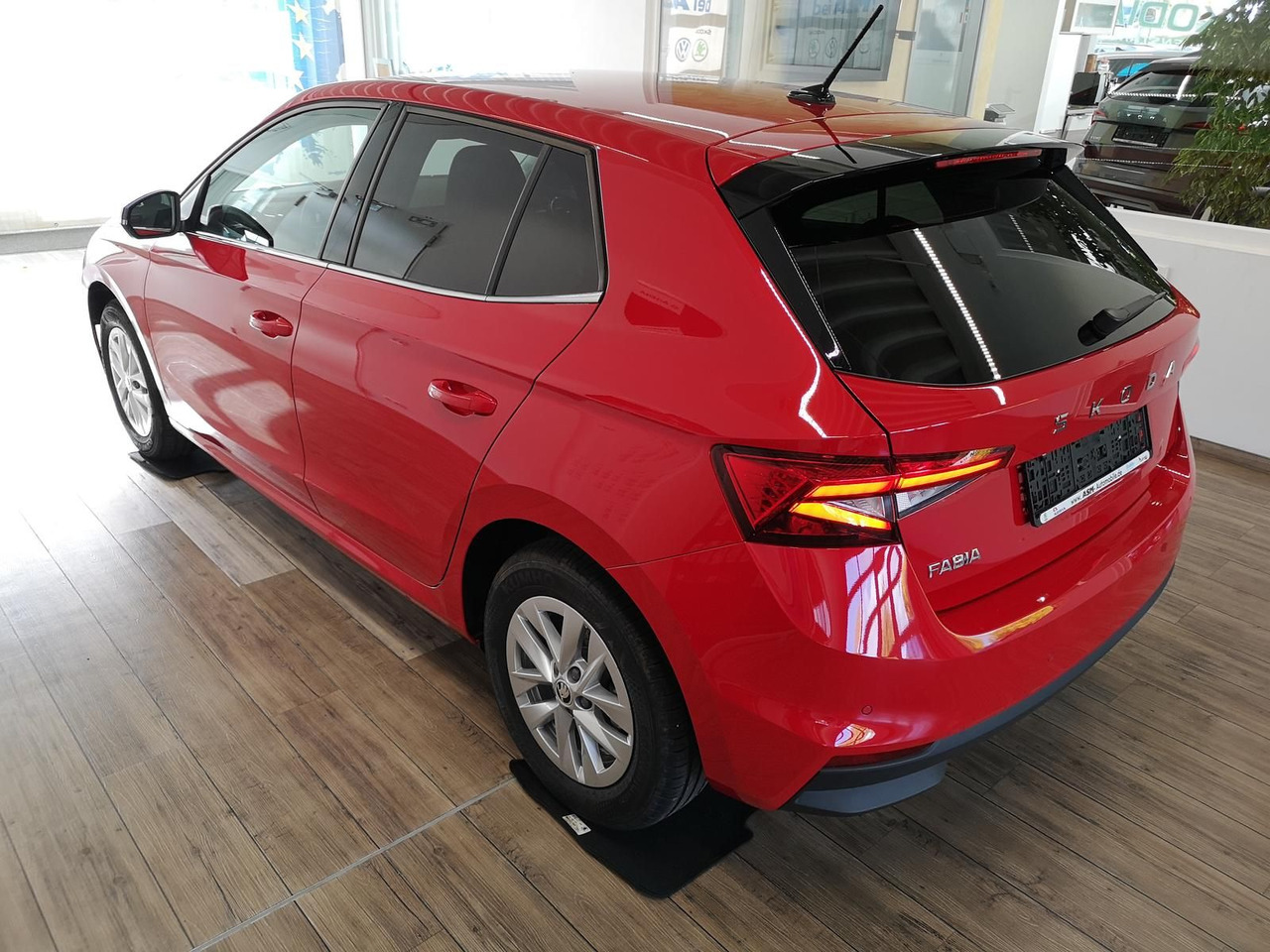 Skoda Fabia Selection 1,0TSIDSG+AHK-VORBER+LED+DAB+SHZ - Sedan: kuva Skoda Fabia Selection 1,0TSIDSG+AHK-VORBER+LED+DAB+SHZ - Sedan Skoda Fabia Selection 1,0TSIDSG+AHK-VORBER+LED+DAB+SHZ - Sedan: kuva Skoda Fabia Selection 1,0TSIDSG+AHK-VORBER+LED+DAB+SHZ - Sedan
