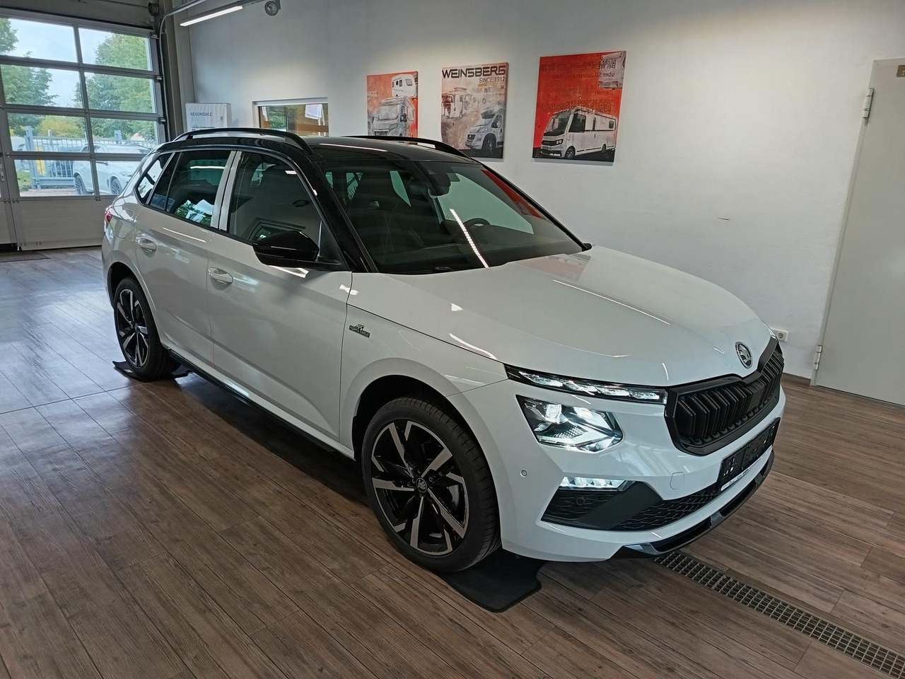 Skoda Kamiq Monte Carlo 1,5 TSI DSG*AHK*PANO*LED*ACC* - Maasturi/ Katumaasturi: kuva Skoda Kamiq Monte Carlo 1,5 TSI DSG*AHK*PANO*LED*ACC* - Maasturi/ Katumaasturi Skoda Kamiq Monte Carlo 1,5 TSI DSG*AHK*PANO*LED*ACC* - Maasturi/ Katumaasturi: kuva Skoda Kamiq Monte Carlo 1,5 TSI DSG*AHK*PANO*LED*ACC* - Maasturi/ Katumaasturi