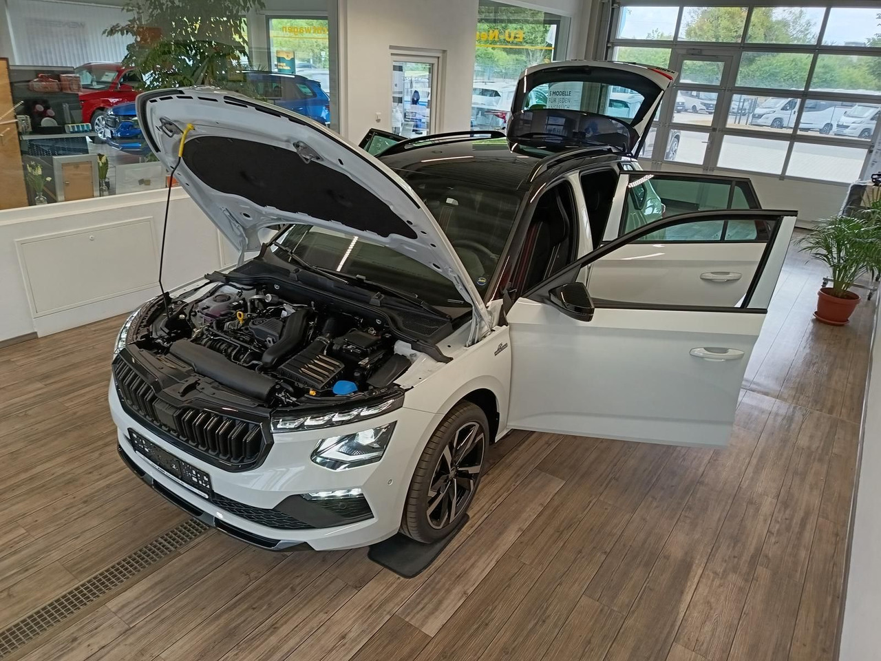 Skoda Kamiq Monte Carlo 1,5 TSI DSG*AHK*PANO*LED*ACC* - Maasturi/ Katumaasturi: kuva Skoda Kamiq Monte Carlo 1,5 TSI DSG*AHK*PANO*LED*ACC* - Maasturi/ Katumaasturi Skoda Kamiq Monte Carlo 1,5 TSI DSG*AHK*PANO*LED*ACC* - Maasturi/ Katumaasturi: kuva Skoda Kamiq Monte Carlo 1,5 TSI DSG*AHK*PANO*LED*ACC* - Maasturi/ Katumaasturi