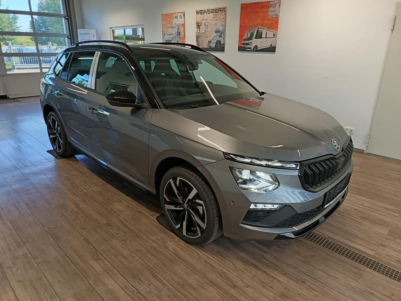 Skoda Kamiq Monte Carlo 1,5 TSI DSG*AHK*PANO*LED*ACC* - Maasturi/ Katumaasturi: kuva Skoda Kamiq Monte Carlo 1,5 TSI DSG*AHK*PANO*LED*ACC* - Maasturi/ Katumaasturi Skoda Kamiq Monte Carlo 1,5 TSI DSG*AHK*PANO*LED*ACC* - Maasturi/ Katumaasturi: kuva Skoda Kamiq Monte Carlo 1,5 TSI DSG*AHK*PANO*LED*ACC* - Maasturi/ Katumaasturi