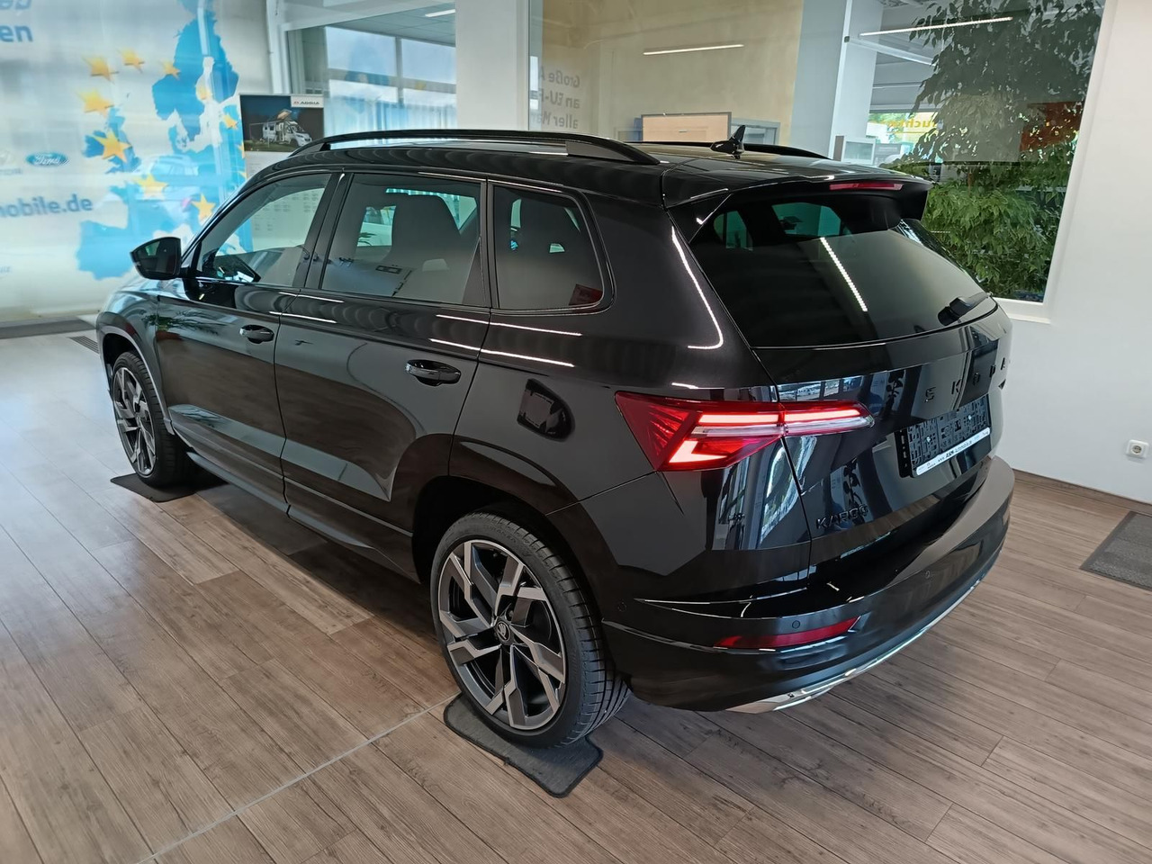 Skoda Karoq Sportline 1,5 TSI DSG*AHK*PSD*STD.HZG*NAVI - Maasturi/ Katumaasturi: kuva Skoda Karoq Sportline 1,5 TSI DSG*AHK*PSD*STD.HZG*NAVI - Maasturi/ Katumaasturi Skoda Karoq Sportline 1,5 TSI DSG*AHK*PSD*STD.HZG*NAVI - Maasturi/ Katumaasturi: kuva Skoda Karoq Sportline 1,5 TSI DSG*AHK*PSD*STD.HZG*NAVI - Maasturi/ Katumaasturi