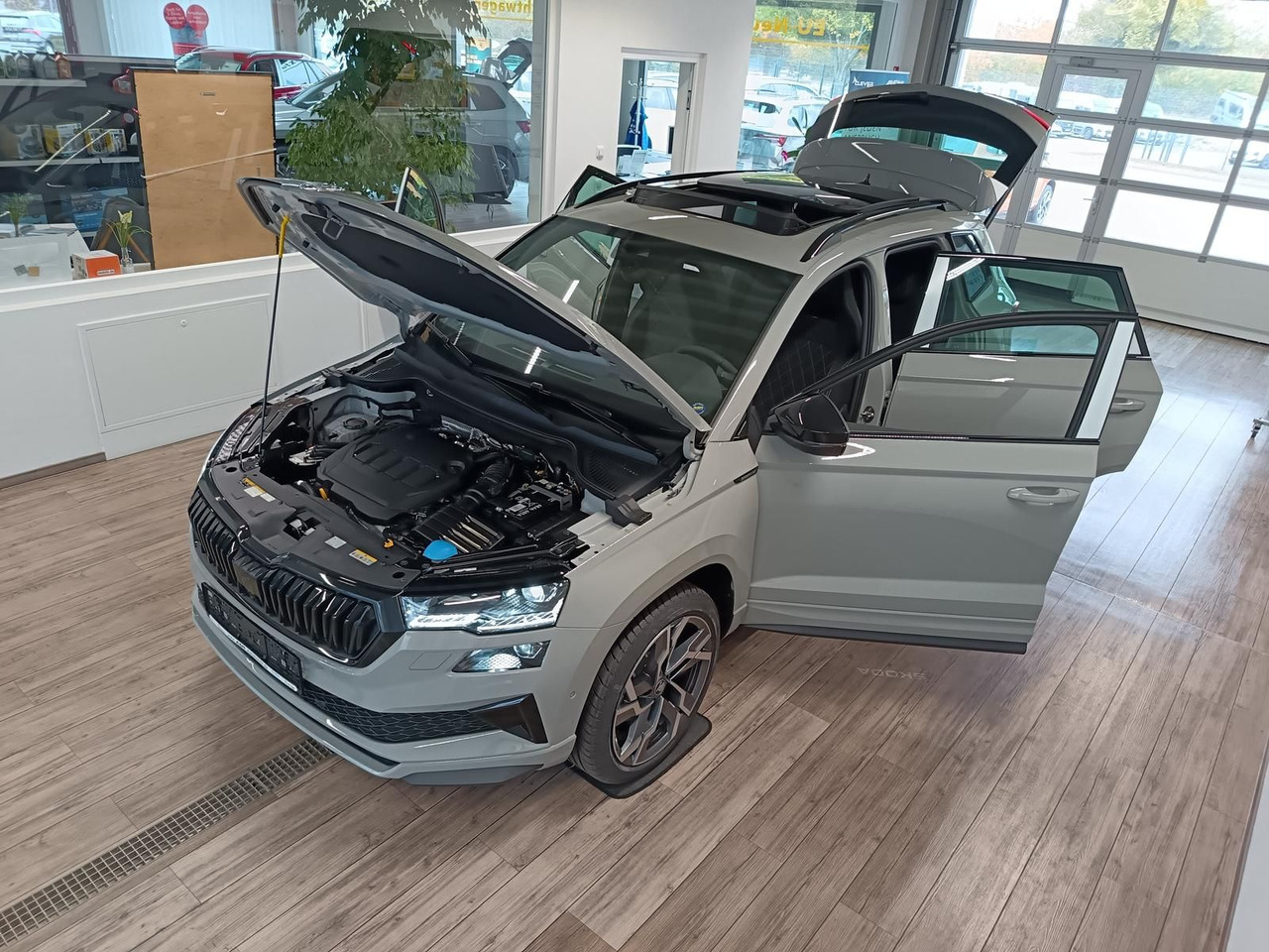 Skoda Karoq Sportline 2,0 TDI 4x4*AHK*PSD*STD.HZG*DCC* - Maasturi/ Katumaasturi: kuva  Skoda Karoq Sportline 2,0 TDI 4x4*AHK*PSD*STD.HZG*DCC* - Maasturi/ Katumaasturi Skoda Karoq Sportline 2,0 TDI 4x4*AHK*PSD*STD.HZG*DCC* - Maasturi/ Katumaasturi: kuva  Skoda Karoq Sportline 2,0 TDI 4x4*AHK*PSD*STD.HZG*DCC* - Maasturi/ Katumaasturi