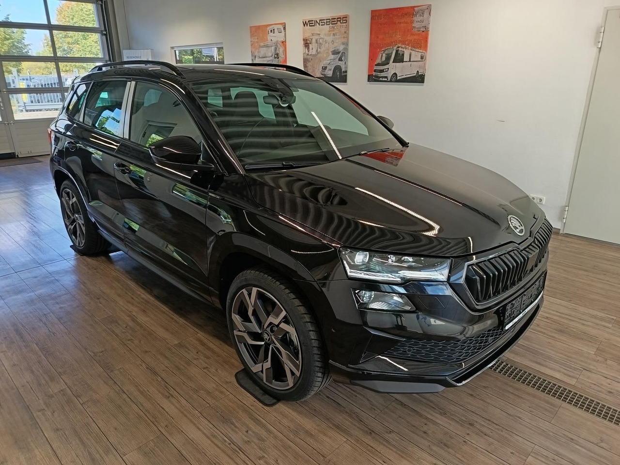 Skoda Karoq Sportline 2,0 TDI 4x4*AHK*PSD*STD.HZG*DCC* - Maasturi/ Katumaasturi: kuva Skoda Karoq Sportline 2,0 TDI 4x4*AHK*PSD*STD.HZG*DCC* - Maasturi/ Katumaasturi Skoda Karoq Sportline 2,0 TDI 4x4*AHK*PSD*STD.HZG*DCC* - Maasturi/ Katumaasturi: kuva Skoda Karoq Sportline 2,0 TDI 4x4*AHK*PSD*STD.HZG*DCC* - Maasturi/ Katumaasturi