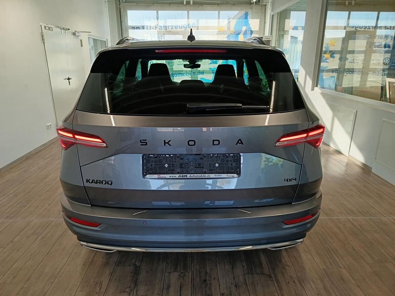 Skoda Karoq Sportline 2,0 TDI DSG 4x4*AHK*PSD*STD.HZG* - Maasturi/ Katumaasturi: kuva Skoda Karoq Sportline 2,0 TDI DSG 4x4*AHK*PSD*STD.HZG* - Maasturi/ Katumaasturi Skoda Karoq Sportline 2,0 TDI DSG 4x4*AHK*PSD*STD.HZG* - Maasturi/ Katumaasturi: kuva Skoda Karoq Sportline 2,0 TDI DSG 4x4*AHK*PSD*STD.HZG* - Maasturi/ Katumaasturi