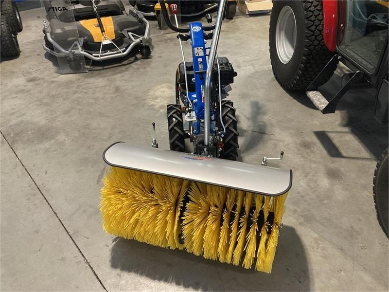 BCS 706 inkl. 80 cm fejemaskine - Kunnan traktori: kuva BCS 706 inkl. 80 cm fejemaskine - Kunnan traktori BCS 706 inkl. 80 cm fejemaskine - Kunnan traktori: kuva BCS 706 inkl. 80 cm fejemaskine - Kunnan traktori