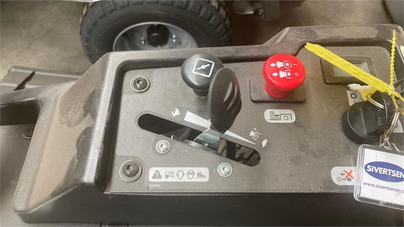 Hustler Raptor X 42 - Ruohonleikkuri: kuva Hustler Raptor X 42 - Ruohonleikkuri Hustler Raptor X 42 - Ruohonleikkuri: kuva Hustler Raptor X 42 - Ruohonleikkuri