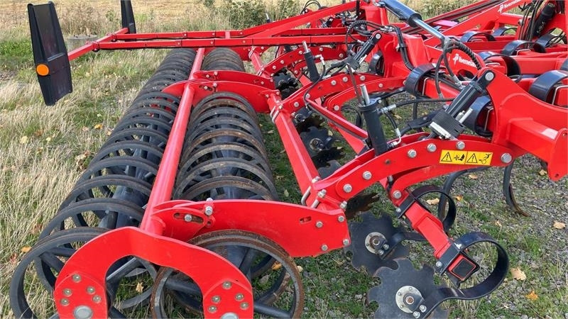 Kverneland TURBO 5000 Foldbar - Äes: kuva Kverneland TURBO 5000 Foldbar - Äes Kverneland TURBO 5000 Foldbar - Äes: kuva Kverneland TURBO 5000 Foldbar - Äes