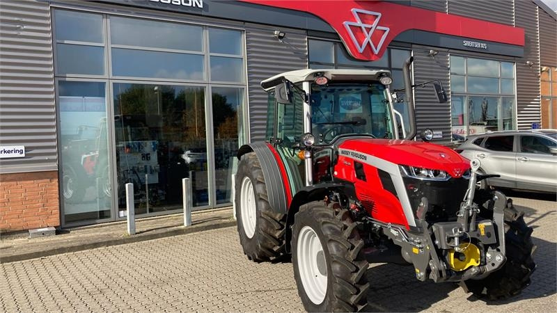Massey Ferguson 3AL.95 Frontlift og PTO  - Traktori: kuva Massey Ferguson 3AL.95 Frontlift og PTO  - Traktori Massey Ferguson 3AL.95 Frontlift og PTO  - Traktori: kuva Massey Ferguson 3AL.95 Frontlift og PTO  - Traktori
