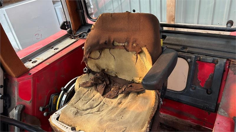 Massey Ferguson 699  - Traktori: kuva Massey Ferguson 699  - Traktori Massey Ferguson 699  - Traktori: kuva Massey Ferguson 699  - Traktori