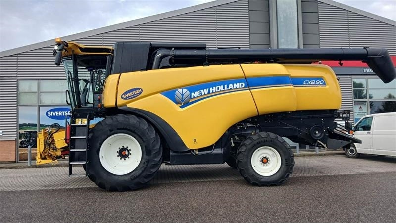 New Holland CX8.90 SLH - Leikkuupuimuri: kuva New Holland CX8.90 SLH - Leikkuupuimuri New Holland CX8.90 SLH - Leikkuupuimuri: kuva New Holland CX8.90 SLH - Leikkuupuimuri