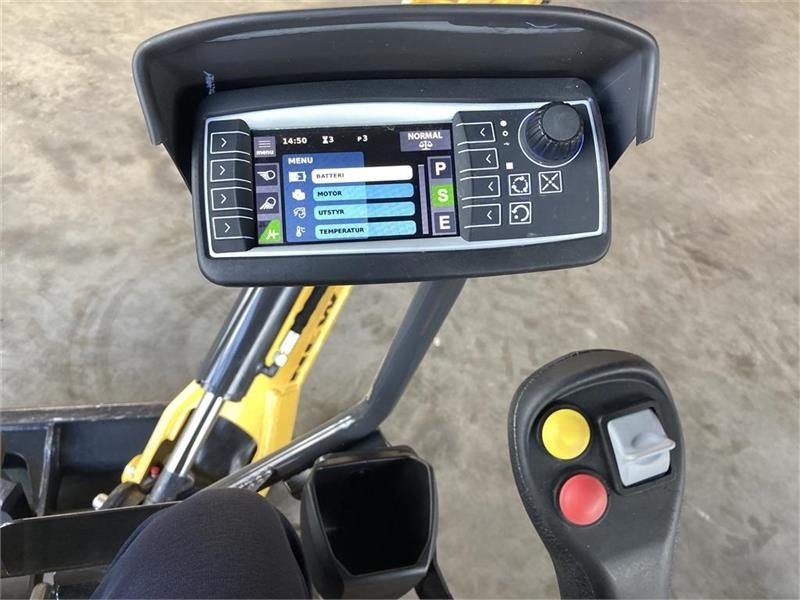 New Holland E15x Elektrisk - Minikuormaaja: kuva New Holland E15x Elektrisk - Minikuormaaja New Holland E15x Elektrisk - Minikuormaaja: kuva New Holland E15x Elektrisk - Minikuormaaja