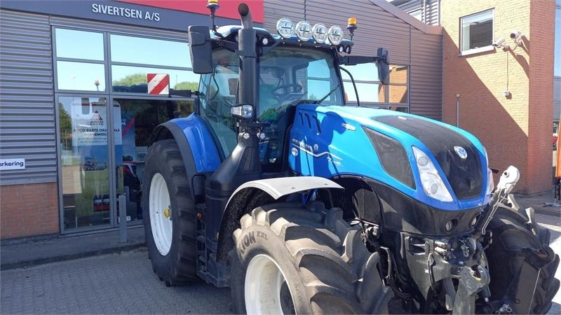 New Holland T7.315 HD - Traktori: kuva New Holland T7.315 HD - Traktori New Holland T7.315 HD - Traktori: kuva New Holland T7.315 HD - Traktori
