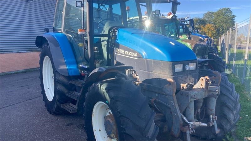 New Holland TS115 - Traktori: kuva New Holland TS115 - Traktori New Holland TS115 - Traktori: kuva New Holland TS115 - Traktori