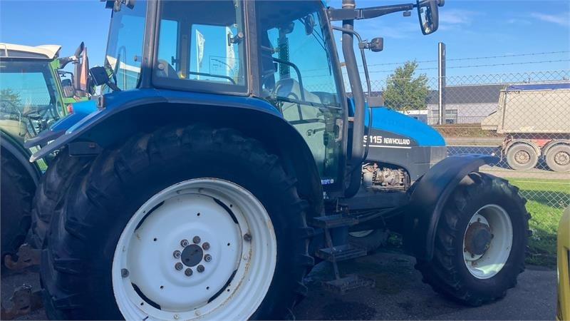 New Holland TS115 - Traktori: kuva New Holland TS115 - Traktori New Holland TS115 - Traktori: kuva New Holland TS115 - Traktori