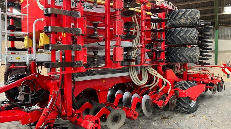 Pöttinger Terrasem C6 Fertilizer - Kylvökone: kuva Pöttinger Terrasem C6 Fertilizer - Kylvökone Pöttinger Terrasem C6 Fertilizer - Kylvökone: kuva Pöttinger Terrasem C6 Fertilizer - Kylvökone