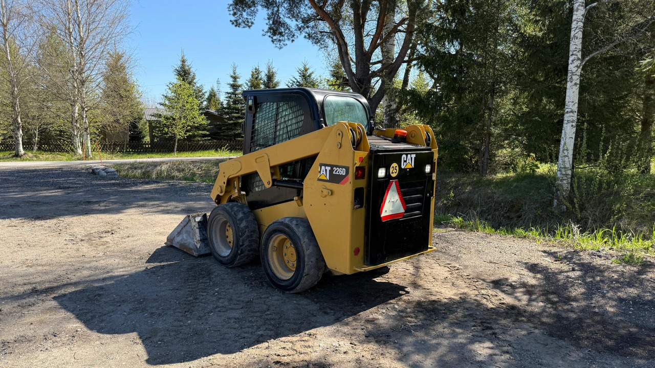 CAT 226D - Liukuohjattu kuormaaja: kuva CAT 226D - Liukuohjattu kuormaaja CAT 226D - Liukuohjattu kuormaaja: kuva CAT 226D - Liukuohjattu kuormaaja