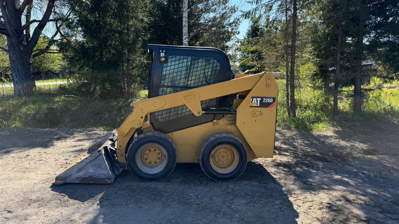 CAT 226D - Liukuohjattu kuormaaja: kuva CAT 226D - Liukuohjattu kuormaaja CAT 226D - Liukuohjattu kuormaaja: kuva CAT 226D - Liukuohjattu kuormaaja