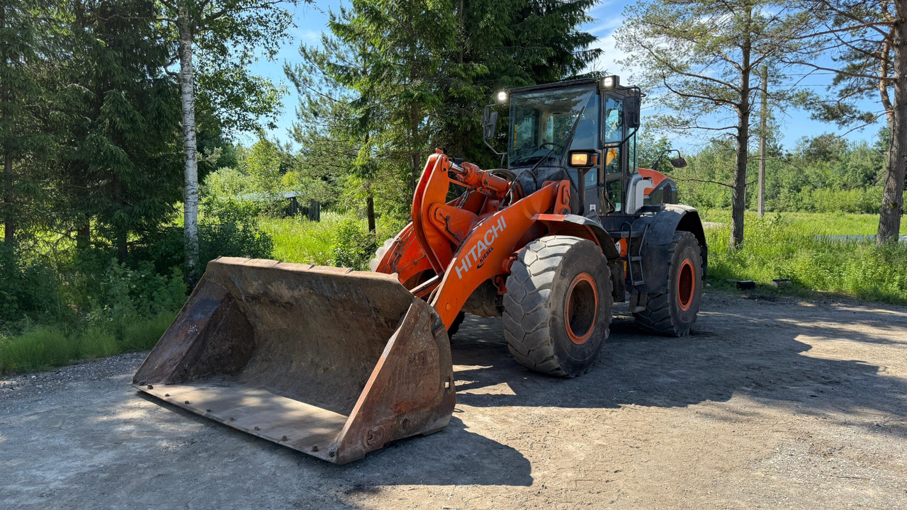 Hitachi ZW140 - Pyöräkuormaaja: kuva  Hitachi ZW140 - Pyöräkuormaaja Hitachi ZW140 - Pyöräkuormaaja: kuva  Hitachi ZW140 - Pyöräkuormaaja