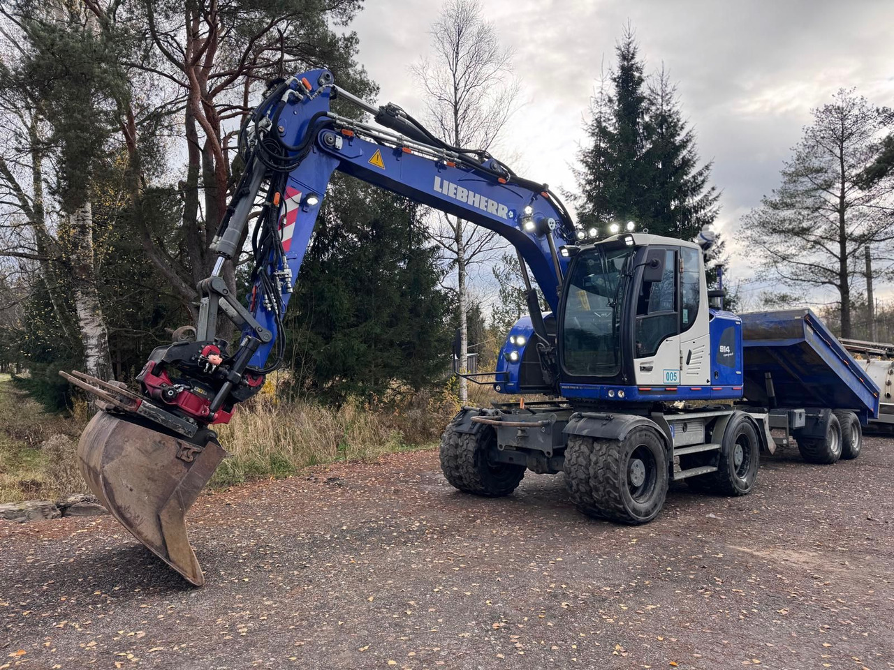 Liebherr A 914 Compact Litronic - Pyöräalustainen kaivinkone: kuva Liebherr A 914 Compact Litronic - Pyöräalustainen kaivinkone Liebherr A 914 Compact Litronic - Pyöräalustainen kaivinkone: kuva Liebherr A 914 Compact Litronic - Pyöräalustainen kaivinkone